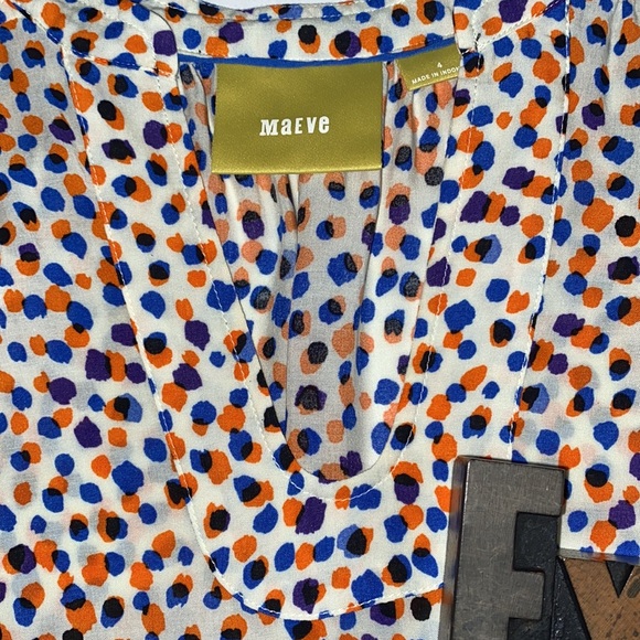 MAEVE Sleeveless V-Neck Geometric Dot/Wavy Print Top - Picture 3 of 8